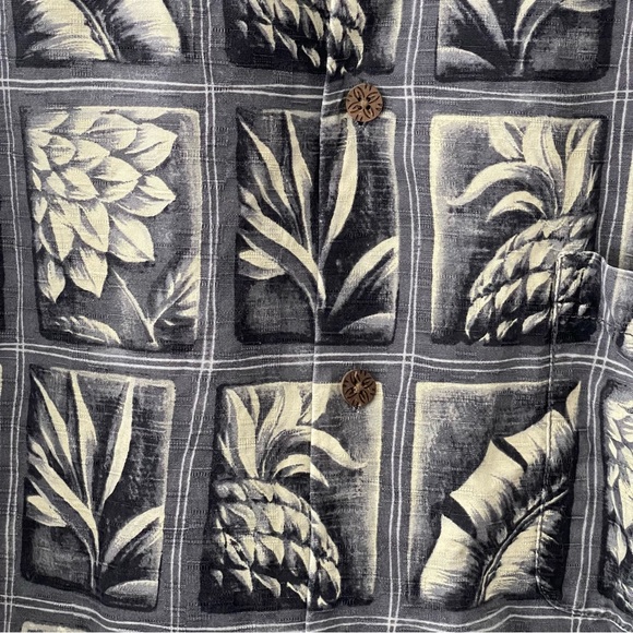 Tommy Bahama Shirt Men’s XL Tropical Print Short Sleeve 100% Silk - Picture 5 of 5